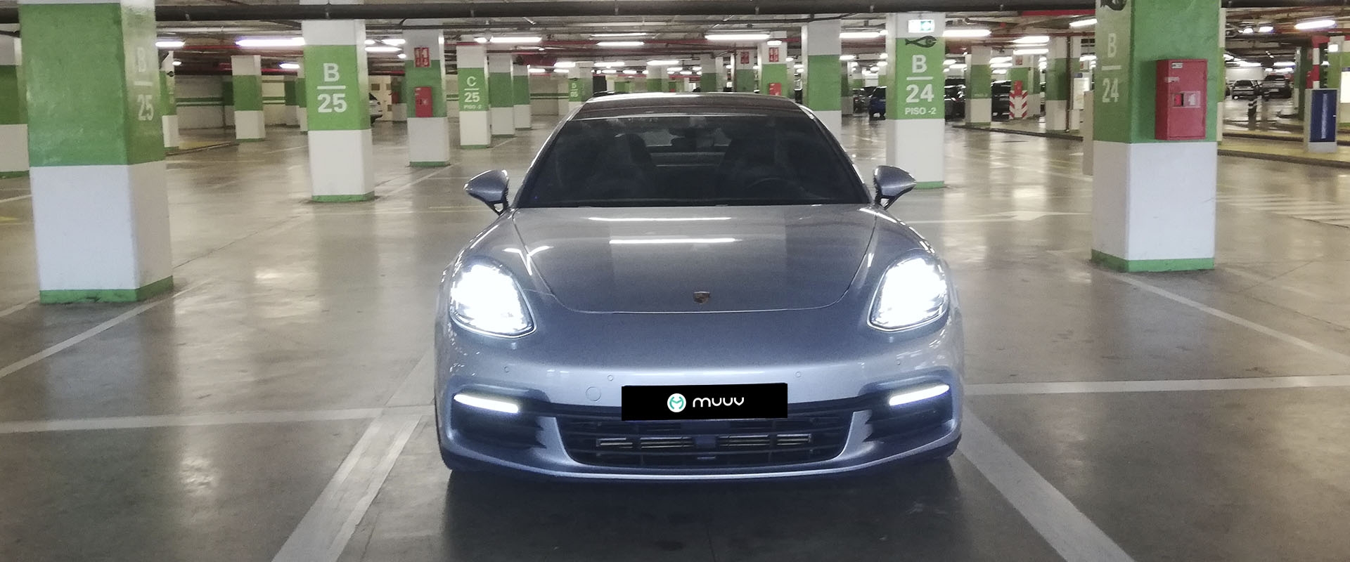 Porsche Panamera 4